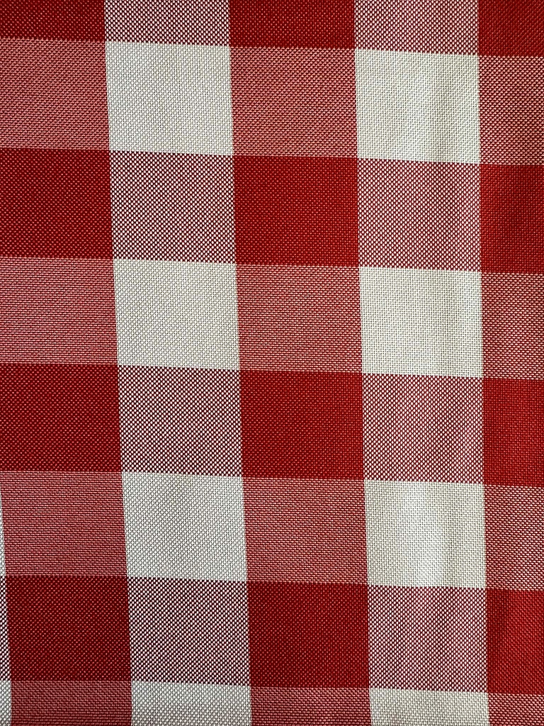 “Italian Check” tablecloth, 240×160 cm, white and red | Bankietowo.eu | obrus-krata-wloska-czerwono-bialy-0824-ARP-szczegoly-3-1jpg